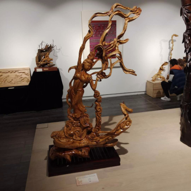 崇阳雕刻“达人”的匠心之作《华山一条路》：观者击掌叫绝