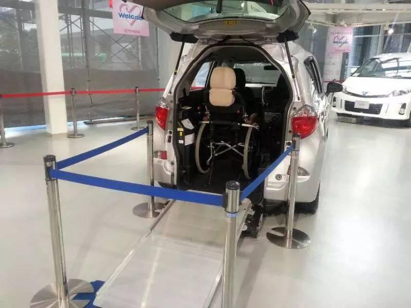 福祉车出行利器是什么样的？可供行动不便的老人使用
