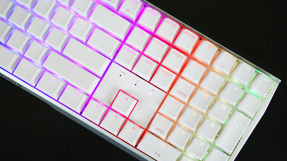 CHERRYMX3.0S三模无线游戏机械键盘评测：好饭不怕晚