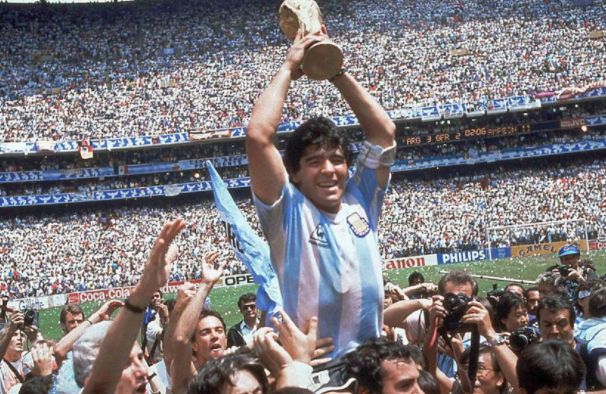 马拉多纳更衣室喊阿根廷视频,马拉多纳不要为我哭泣图片