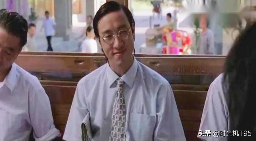 周星驰吃面的鸡公碗经典片段,周星驰经典片段吃面