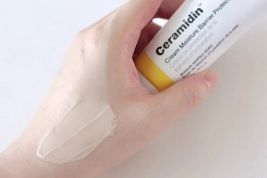 别换粉底了，卡粉真不是它的问题