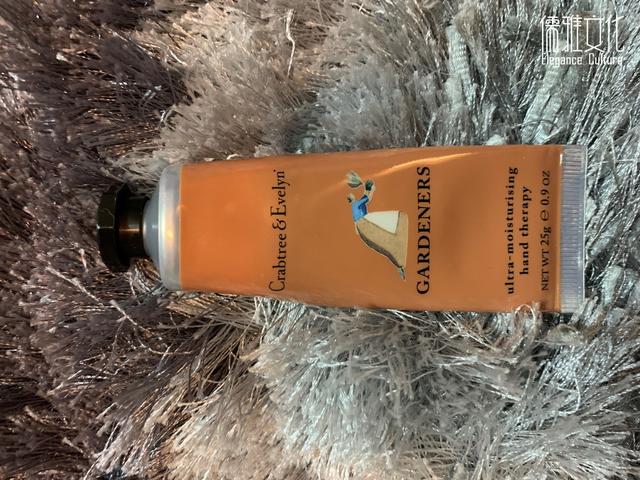 「EDC」电台女主播的EDC，难得一见的电子产品装备大全