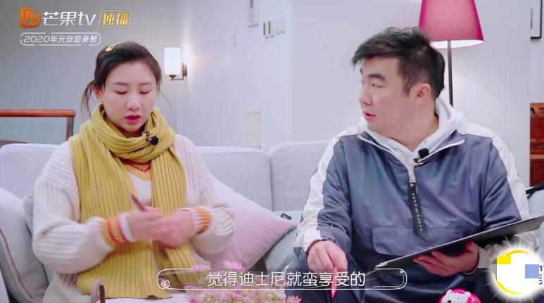 回顾何雯娜的成长经历,现在的何雯娜