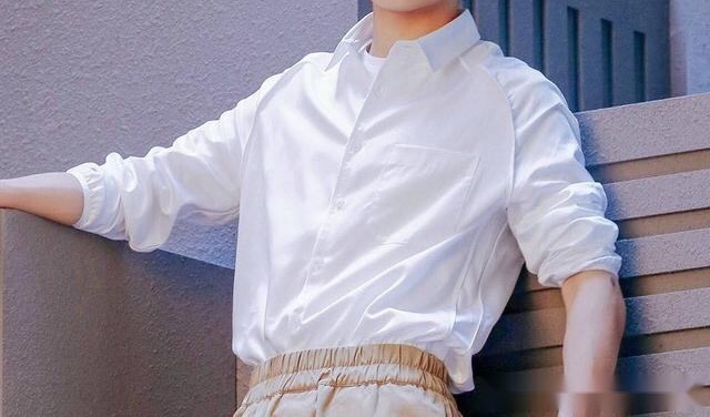 白衬衫在男生身上，为什么会有这么大的魅力？