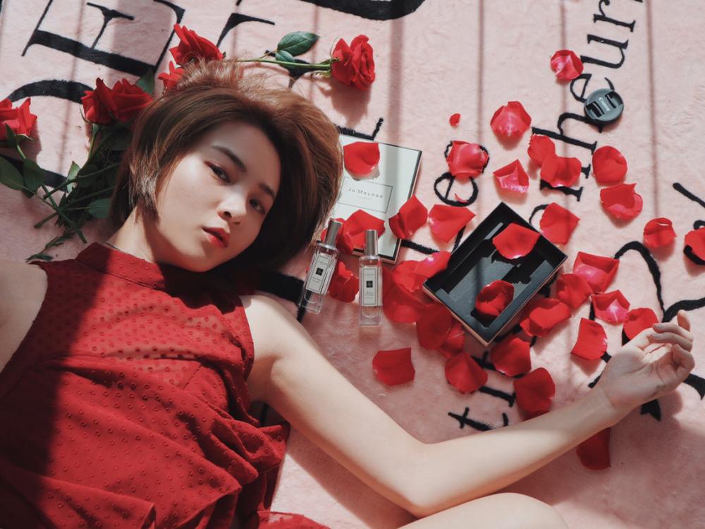 女士喷香水的正确方法图解大全,女性喷香水技巧图