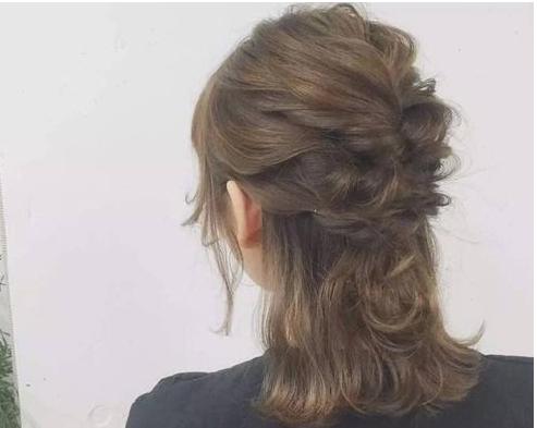 短发利落无刘海扎发,短发尴尬期半扎发