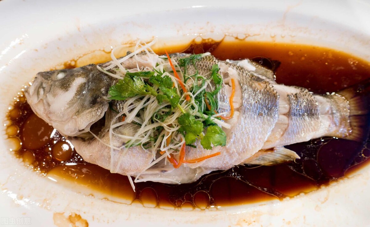 鱼刺卡喉该怎么办有妙招,鱼刺卡喉的正确处理办法