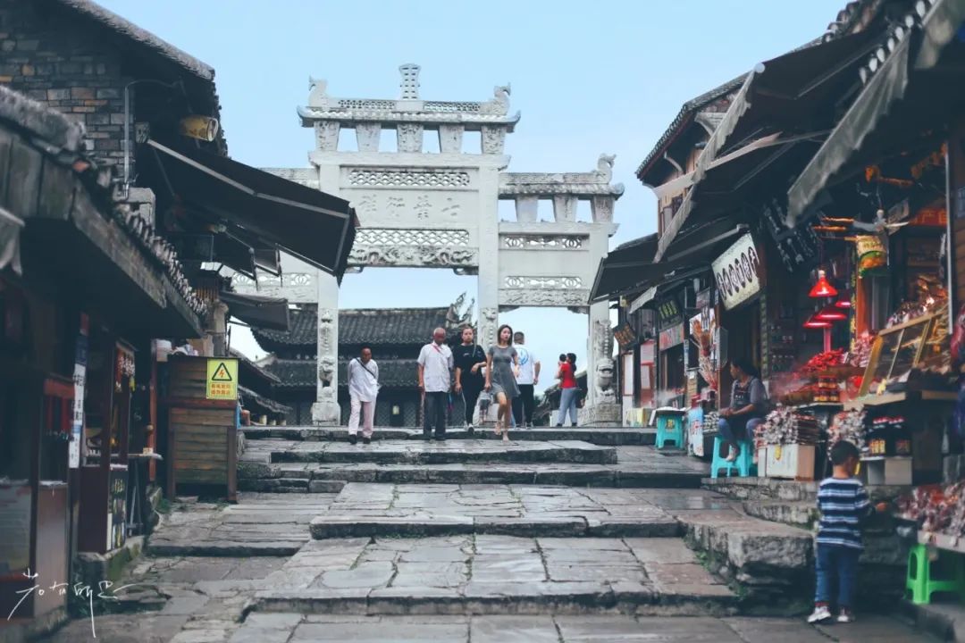 贵阳古镇卤猪蹄,去青岩古镇必吃哪家猪蹄