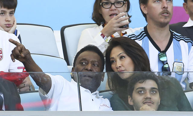 结三次婚的女人第25集,球王贝利18岁时照片