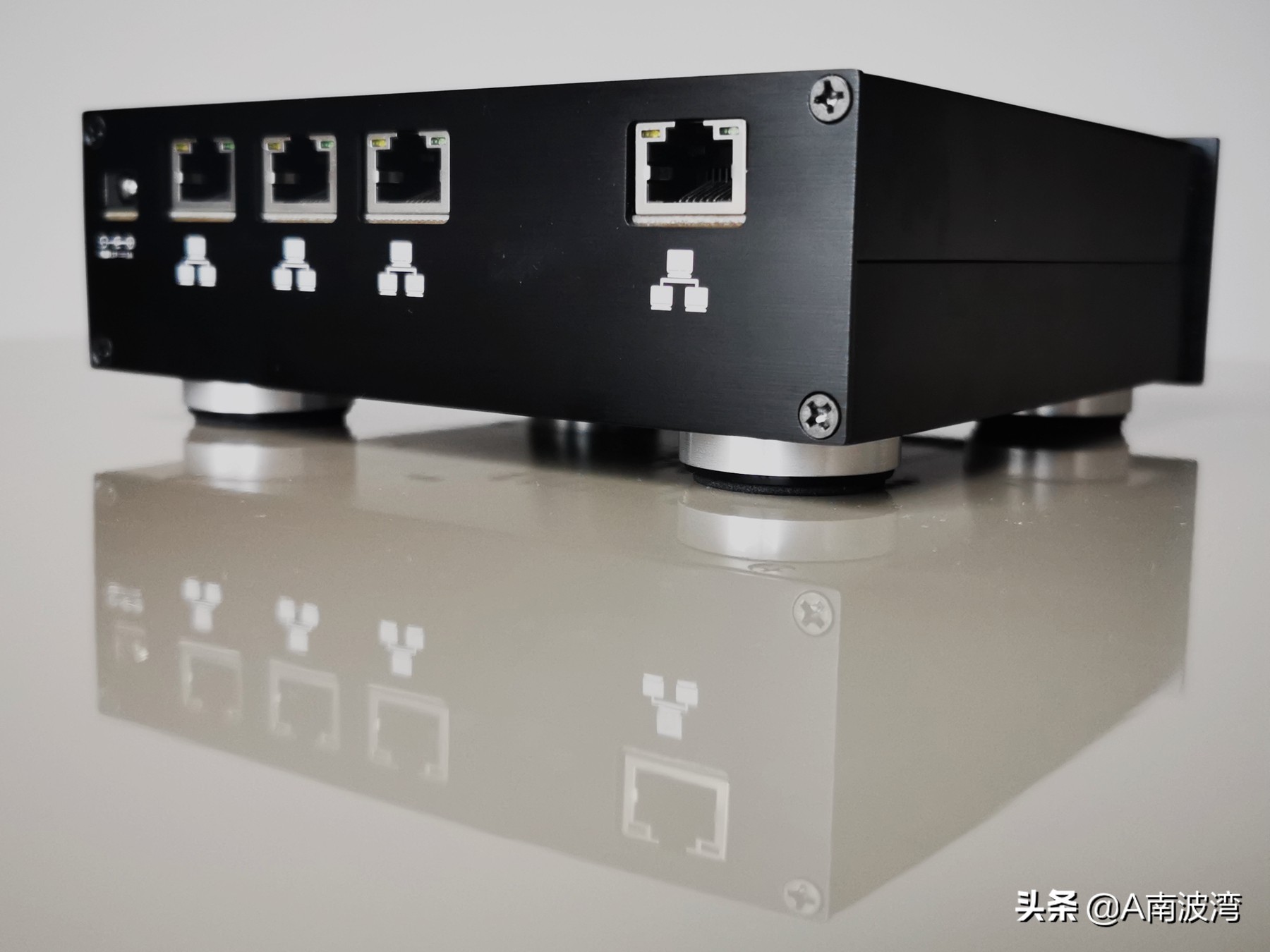 台式机箱软路由,小机箱软路由