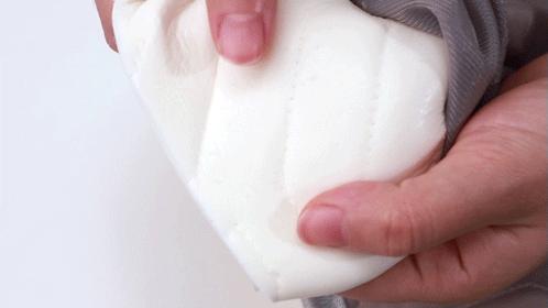 特斯拉睡觉凉席,特斯拉夏天睡车里空调自己关闭