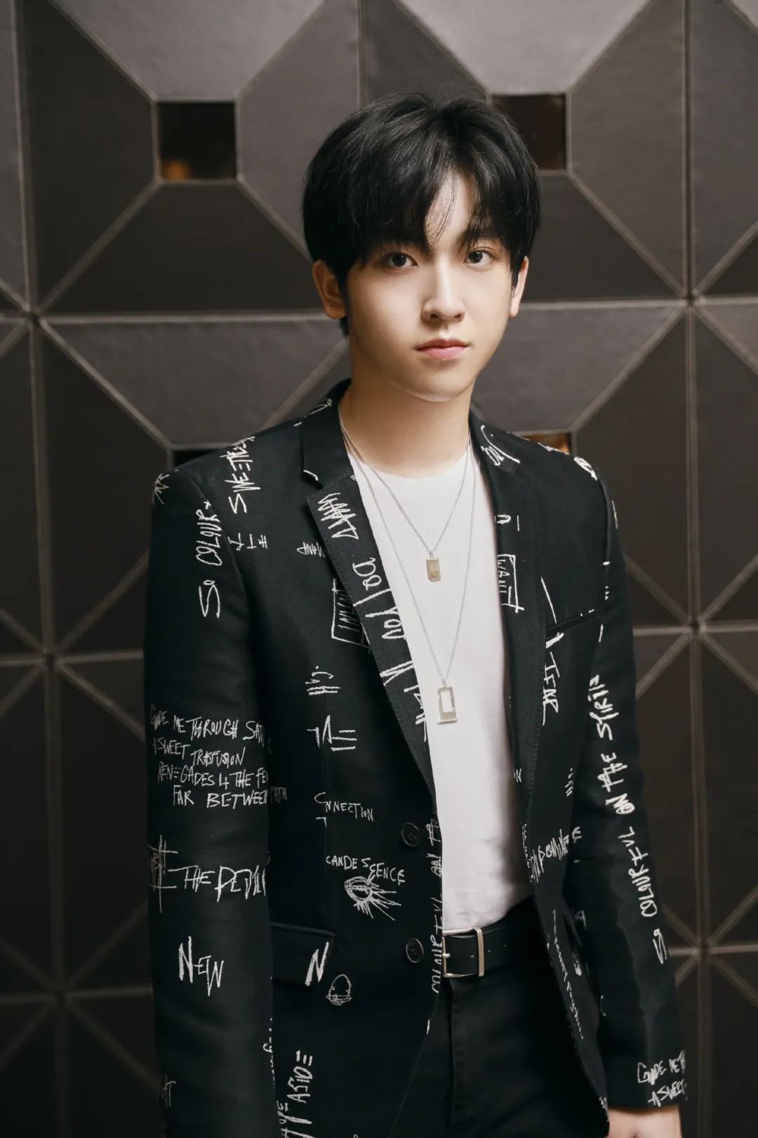 张俊一哭了,张俊一小时候