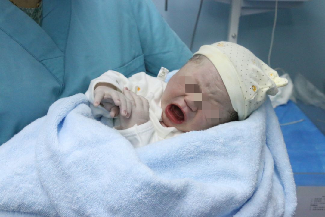 女性分娩时，不穿裤子只是“入门级别”，更尴尬的还在后面