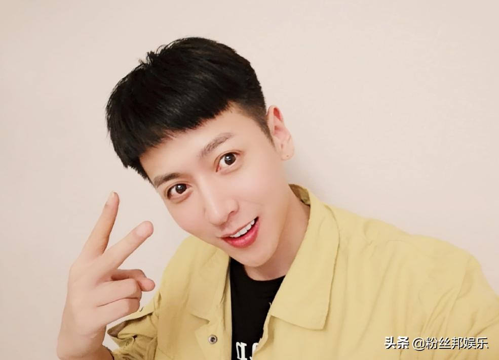 前YY主播白浩*牙虎**首秀，汪总任平生等豪刷，蛙哥承诺送300万跑车