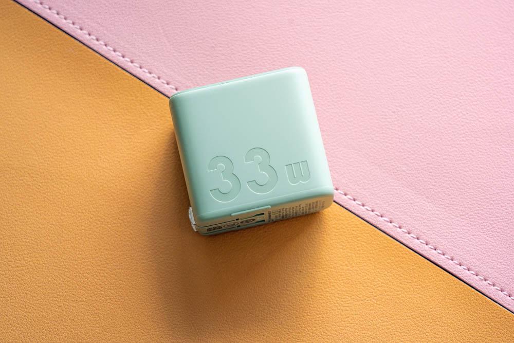 zmi紫米20w大功率无线充电器,紫米30w充电器对比小米30w充电器