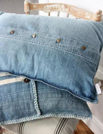 家里不穿的旧衣服都扔掉,家里不穿的旧衣服别再扔垃圾桶了