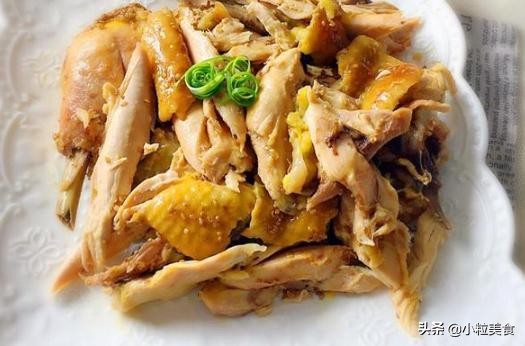 电饭煲盐焗沙姜手撕鸡,海南手撕盐焗鸡酱料的做法