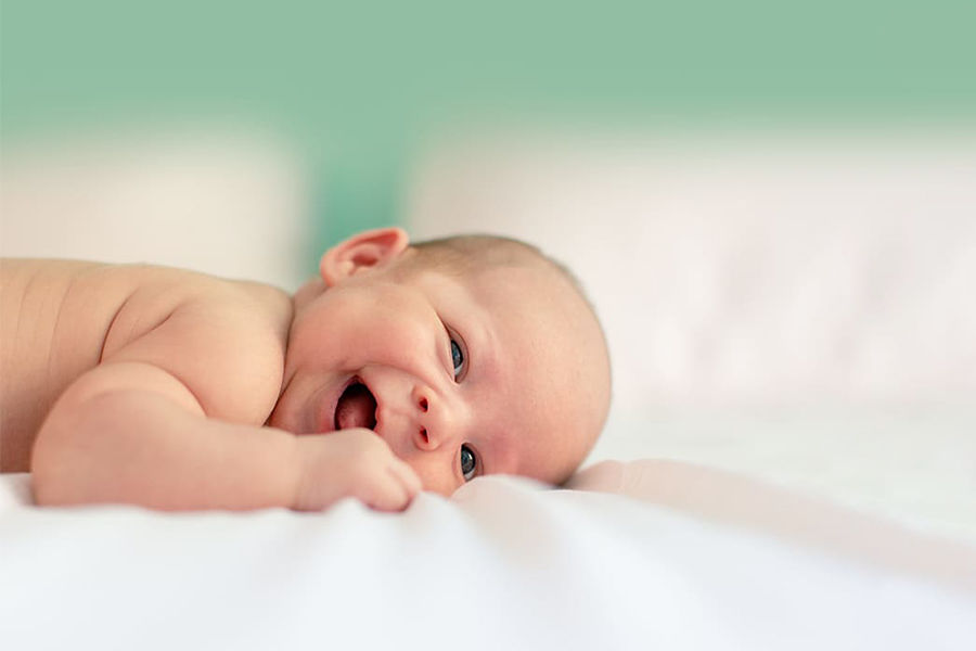 宝宝突然脾气暴躁厌食,宝宝突然变得很馋饭量变大