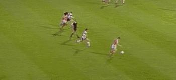 足坛最伟大的9号,足坛历史封神榜范巴斯滕