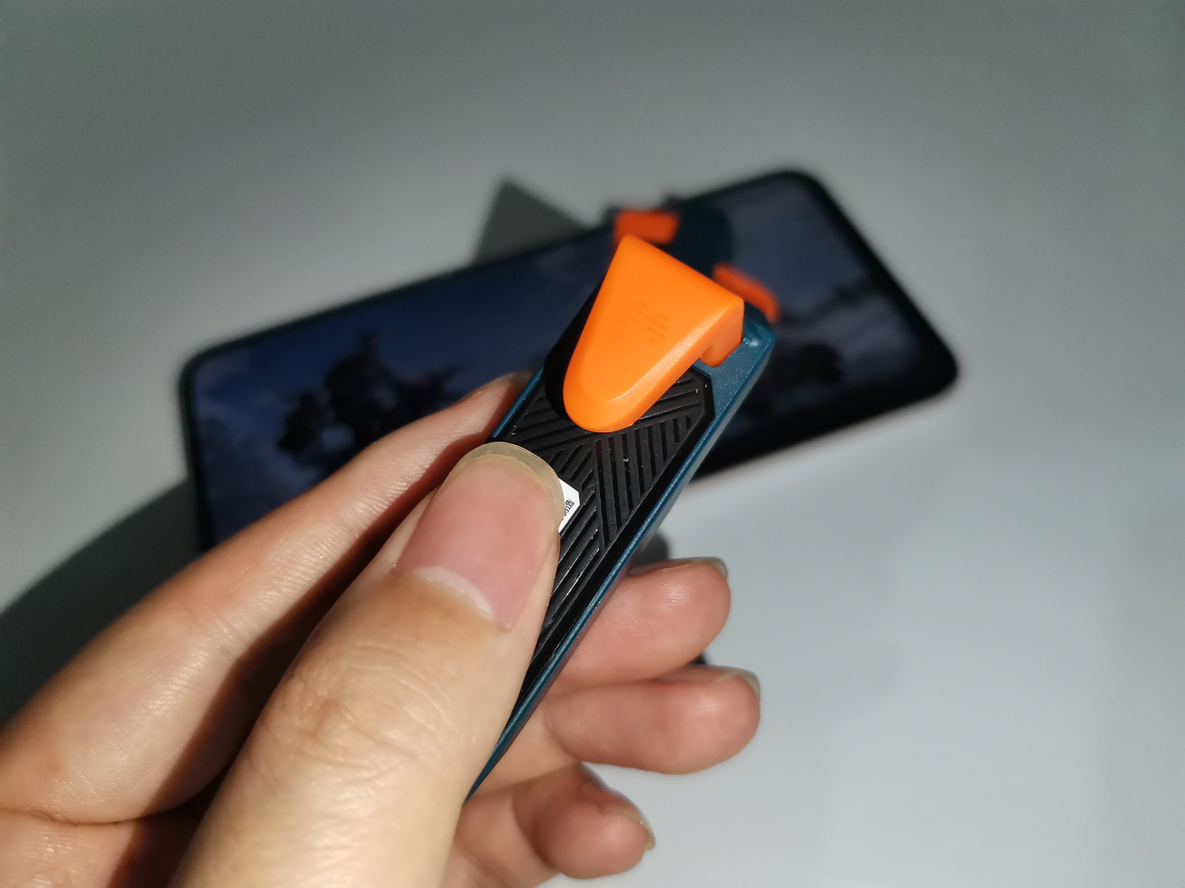 吃鸡神器新手连发用几档,北通g2手柄一键压枪搭配j1使用