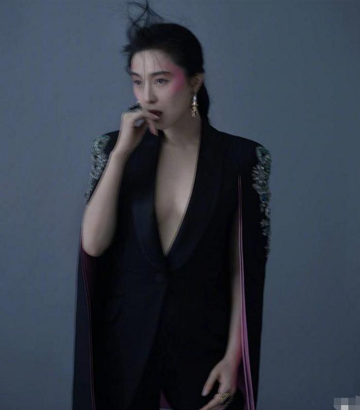 范冰冰高清深v礼服写真,范冰冰深v礼服写真