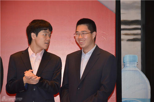 柯洁成为最年轻的八冠王,棋王柯洁近况如何