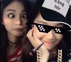 搞笑gif段子因为爱情所以共患难,搞笑gif段子小伙子你谈恋爱了吗