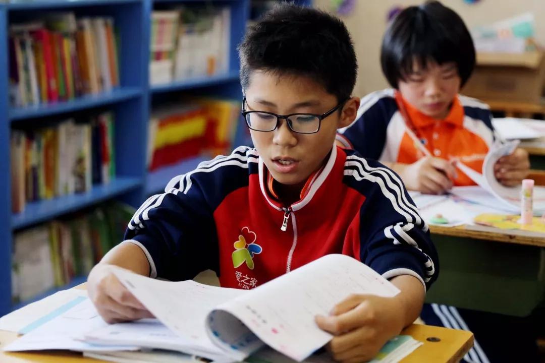 公益行|金星教育捐书助学，帮光爱孩子们圆梦未来