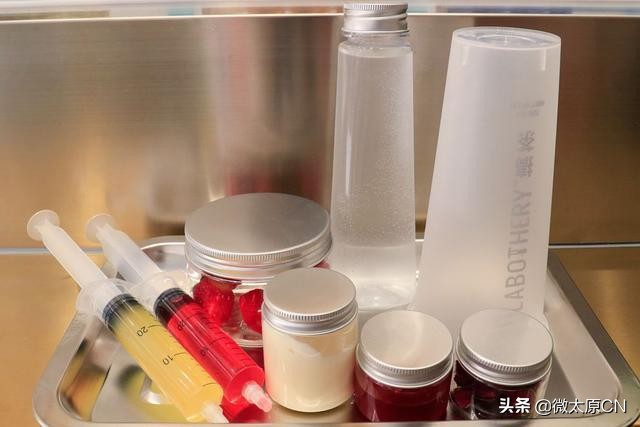 自己搞的茶跪着也要喝完？这家奶茶店还真有点小霸道