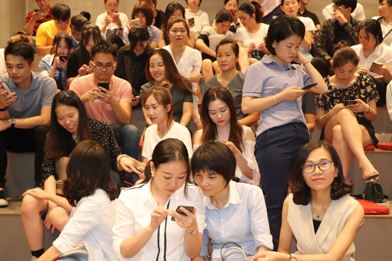 盛邦科勒学堂第11期在今日大讲堂举行，我渴望撲捉眼前所有的美