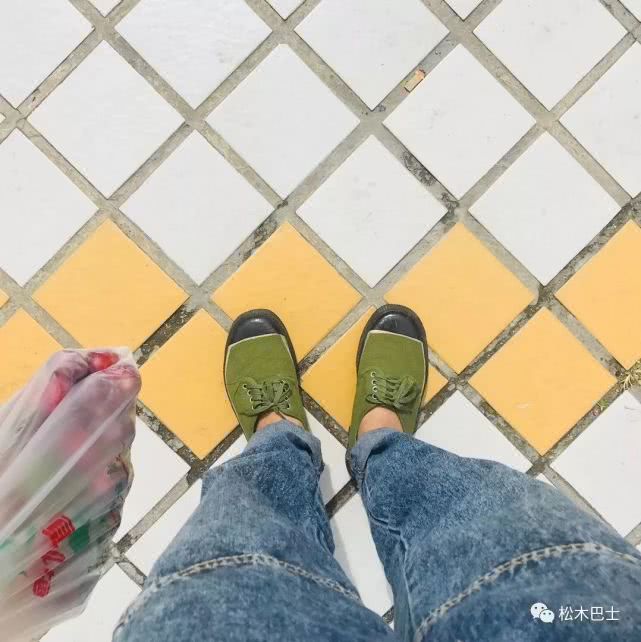 在一线城市买了房和车后想嘚瑟,三十万在一线城市搞定了房和车