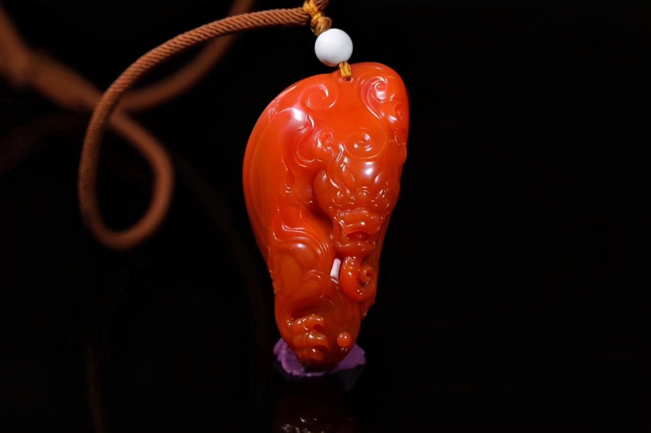 裂开的玛瑙能带吗,开裂的手串还能玩吗