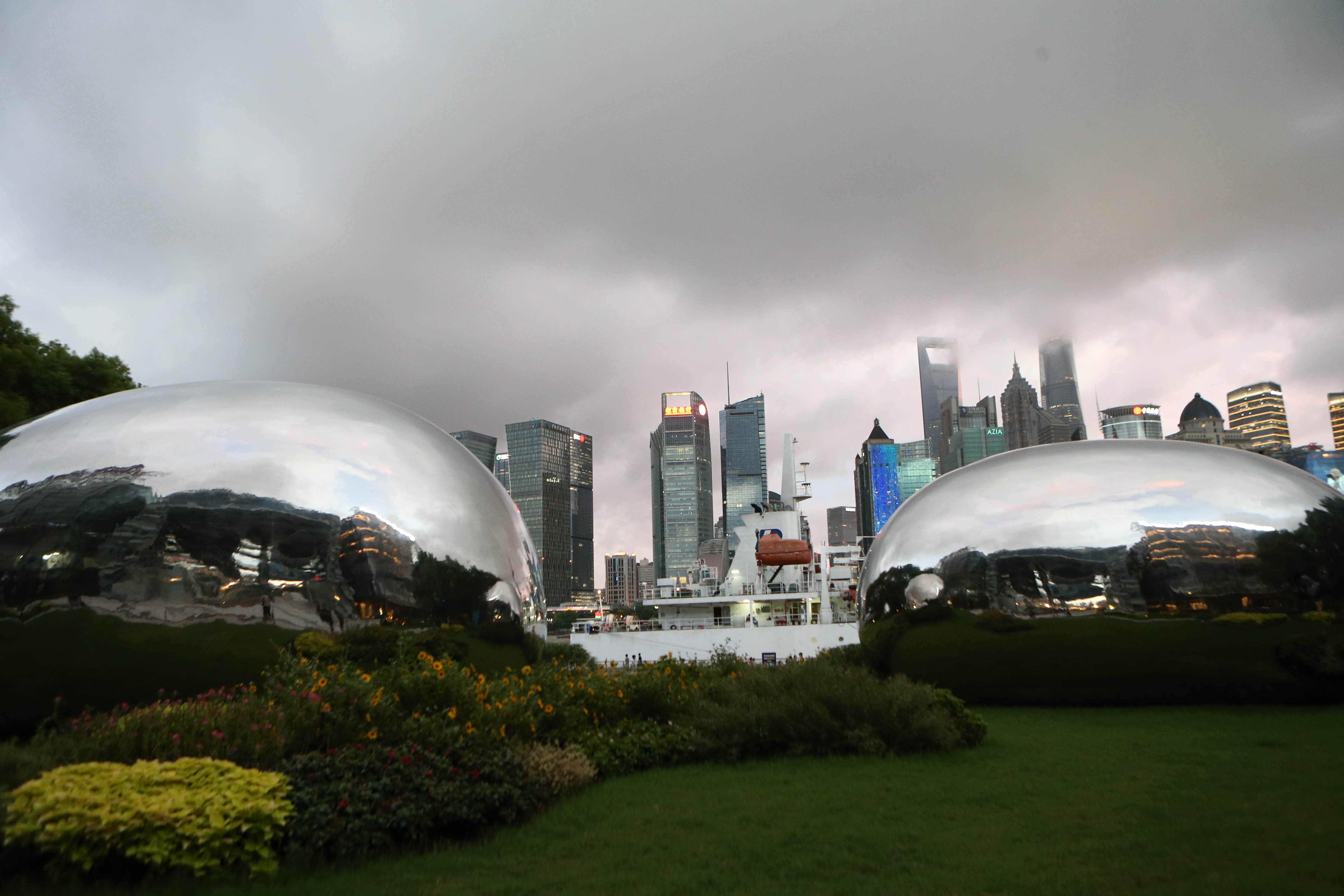 北外滩银色水滴,上海外滩惊现巨大海市蜃楼