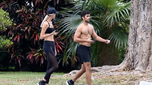 德文温莎写真,德文温莎的老公