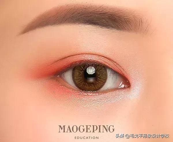 怎样画出大眼妆,如何画出精致眼妆