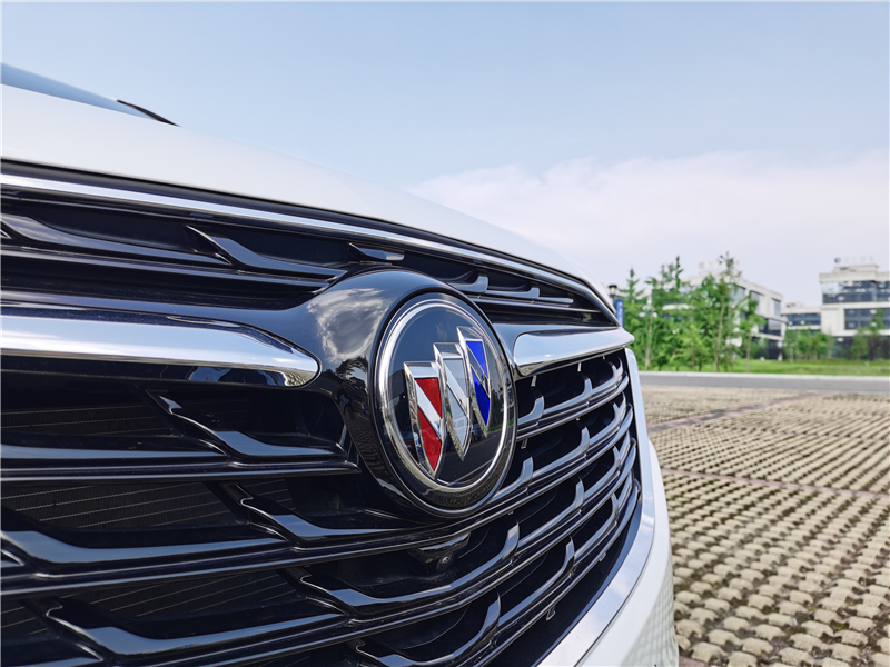 别克gl8和传祺gm8哪个舒服,奔驰v260和别克gl8哪个舒服