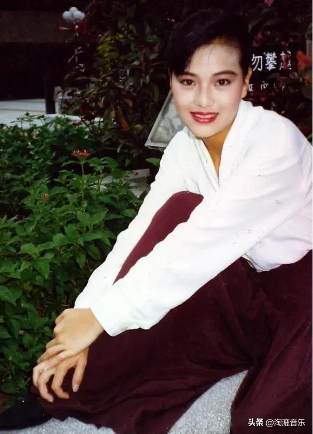 香港女星替夫还债,香港男歌手为父亲还巨额债务