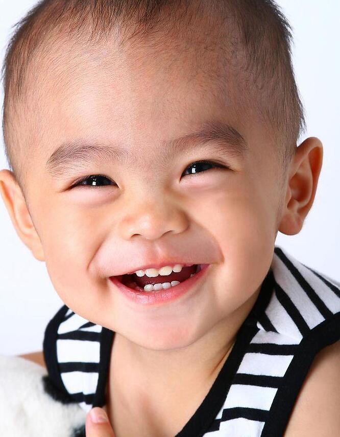 28岁了乳牙还在怎么办,为什么大人的牙齿比儿童的多