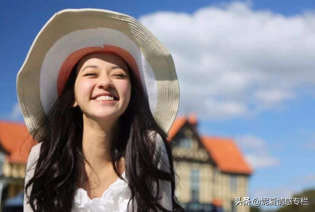 丈夫深夜发病妻子热心救助,丈夫突发疾病妻子报警求助