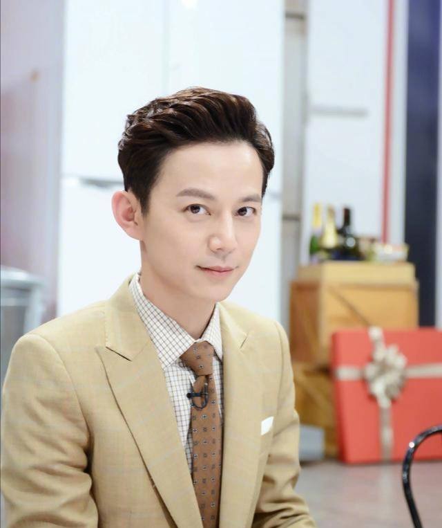 起底的商业版图,何炅餐饮店