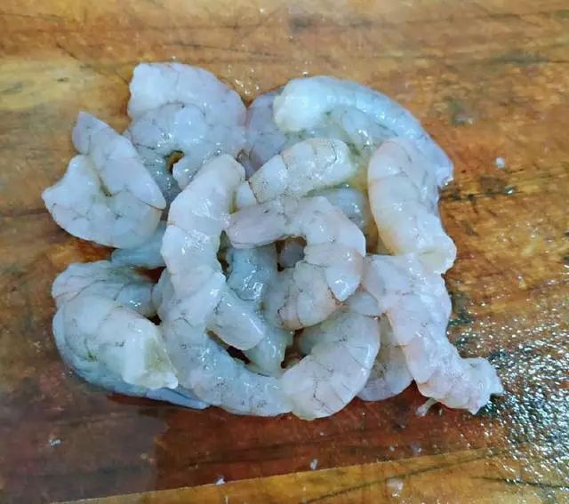做虾前虾线去掉影响口感不,大厨去虾线