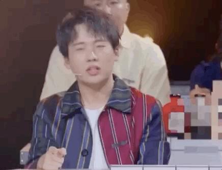 明星重重发声，讲述自己未成年时期遭遇“变态”的经历。