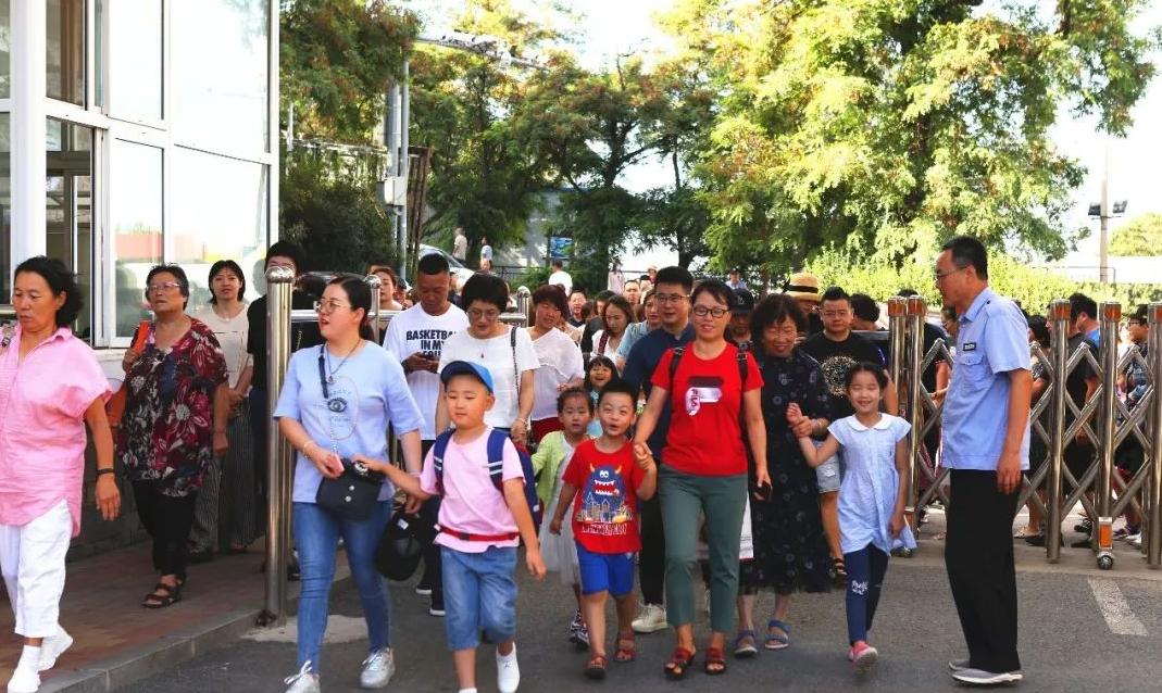 请不要让孩子过早住校,家长千万不要让孩子住校