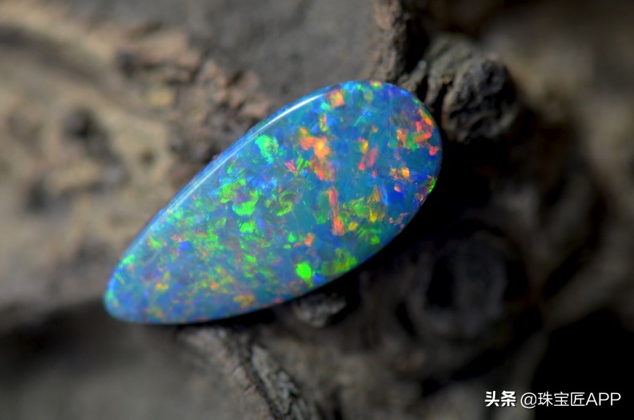 透明欧泊值得镶嵌吗,欧泊首饰保养注意事项