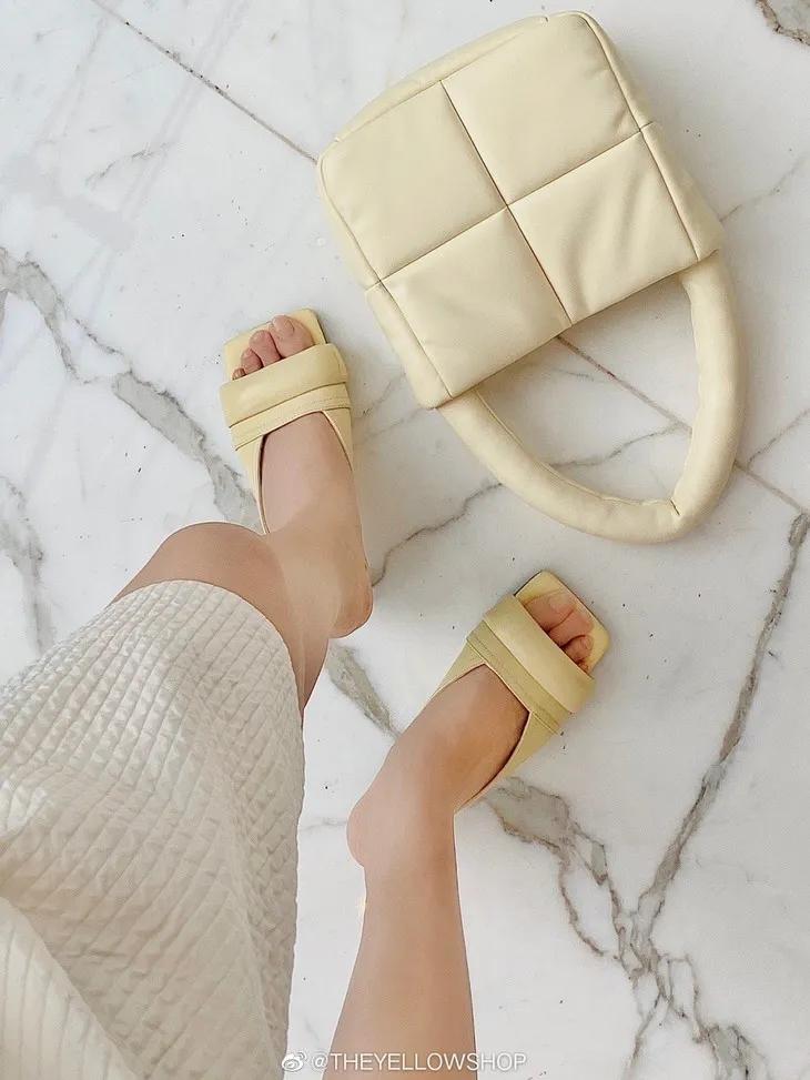 22W劳力士，热巴选择配百元包包出街