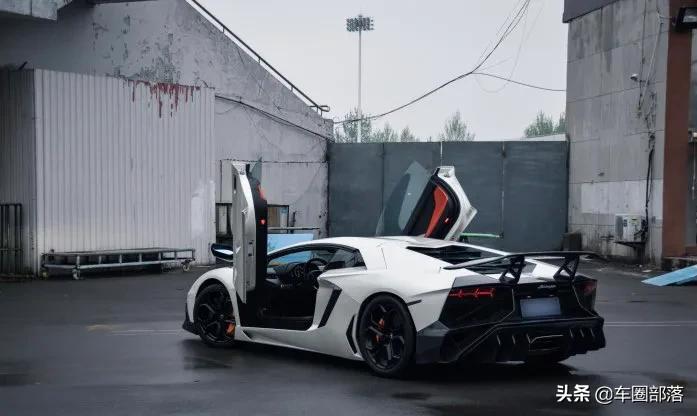 大牛aventadors和lp700有什么区别,紫色大牛aventadorsroadster