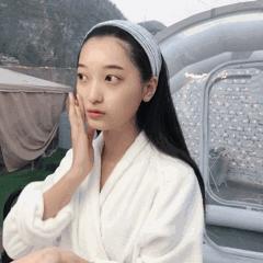 爱出油还起皮用什么粉底液,爱出油的皮肤怎么办