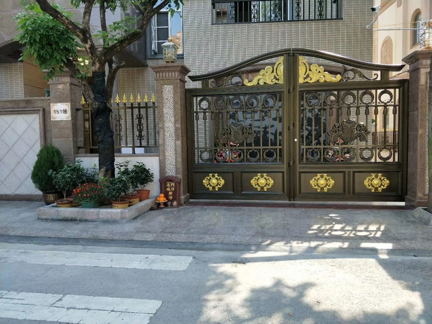 双开铝艺大门安装,双开铝艺大门