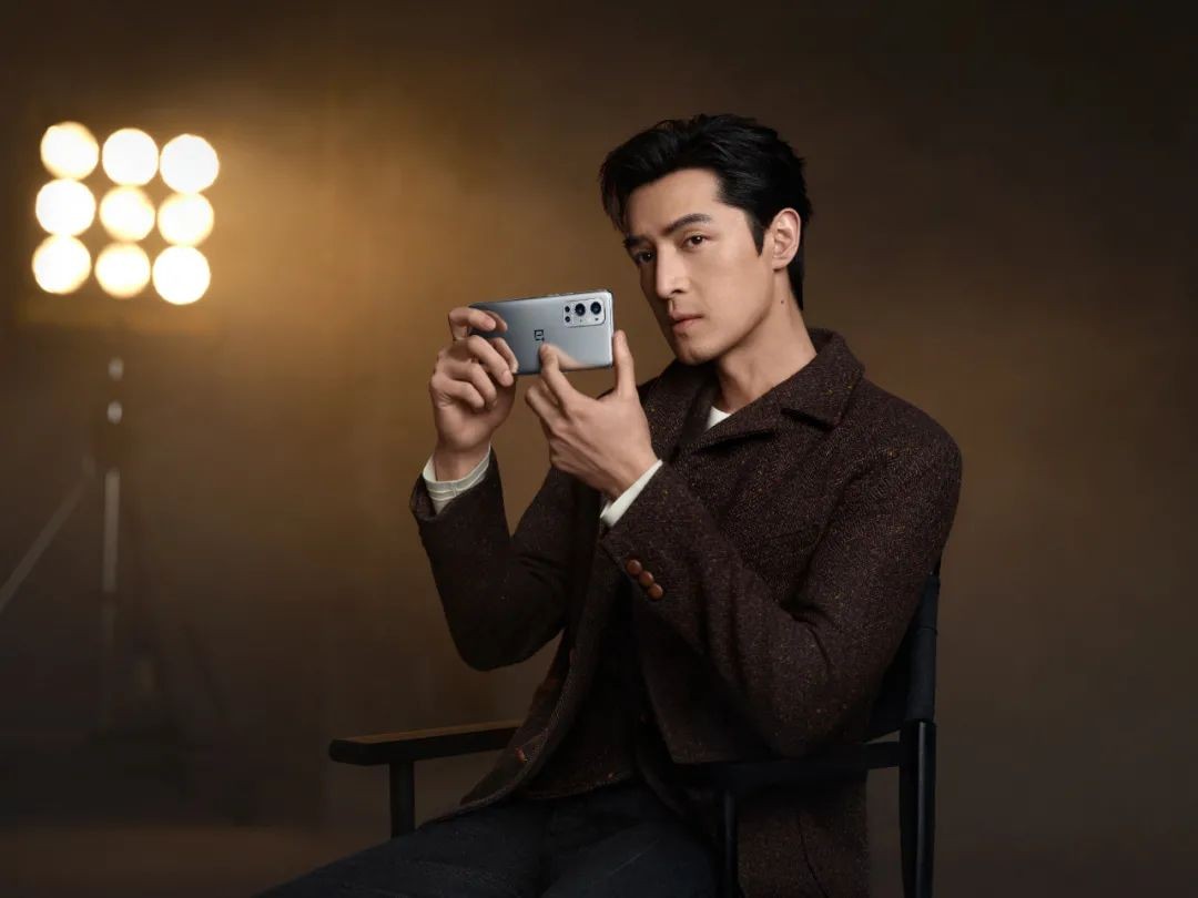 胡歌化身足球教练全集,胡歌足球教练身份